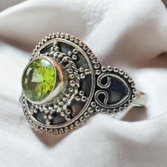 Sterling Silver Peridot Ring (9.5) - Picture 2 of 7